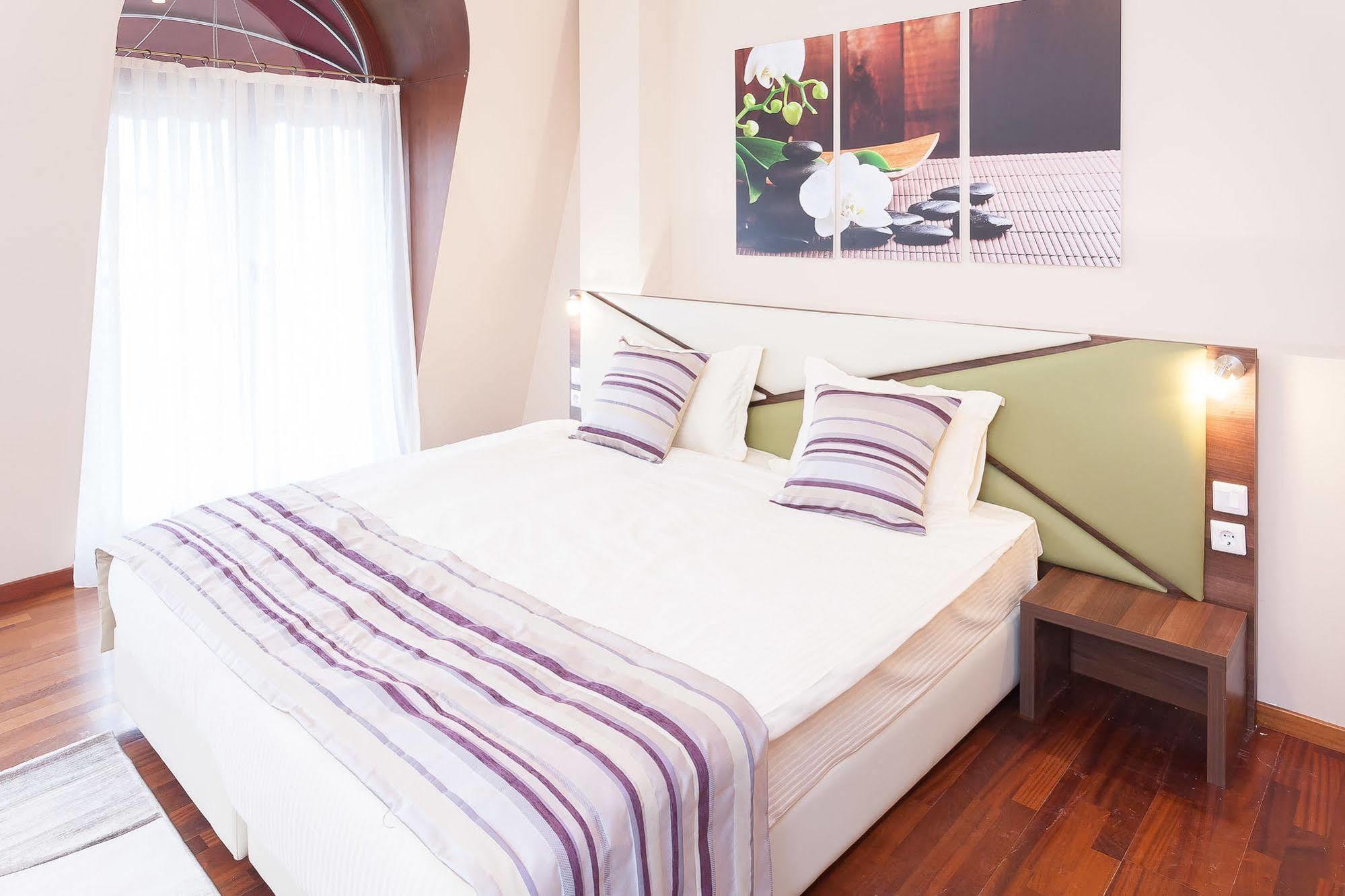 Modern Inn Boutique Hotel Skopje Zewnętrze zdjęcie